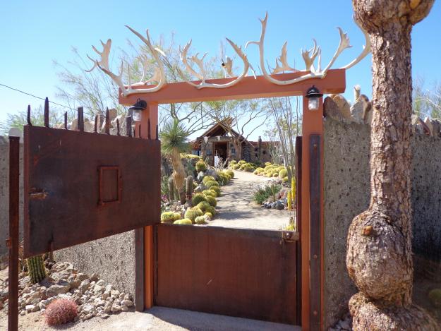 desert-gate